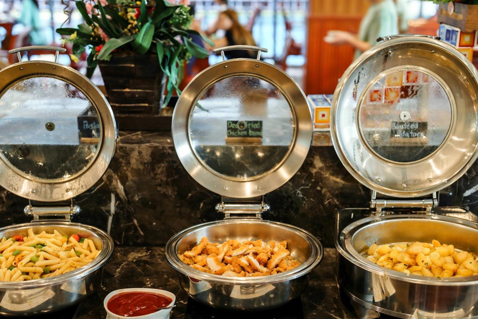Phuket Kana International Hotel普吉岛卡娜国际酒店 Rawai Екстер'єр фото