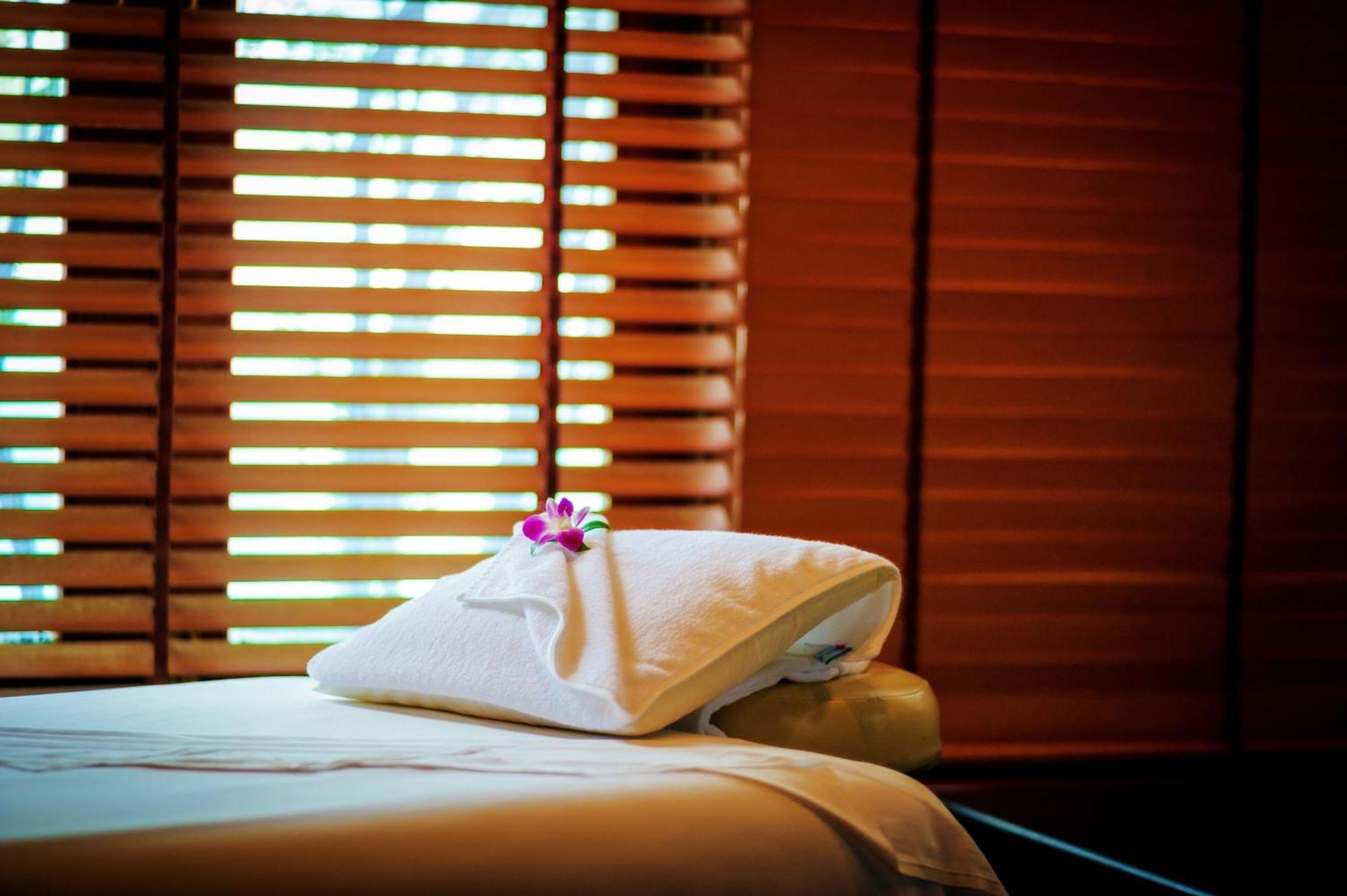 Phuket Kana International Hotel普吉岛卡娜国际酒店 Rawai Екстер'єр фото